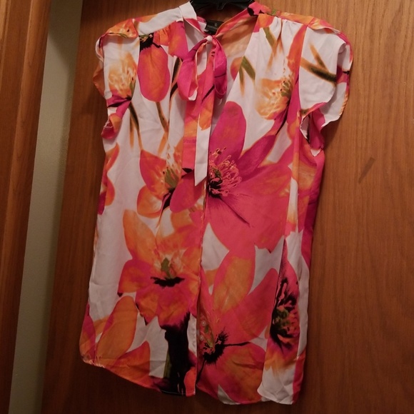 Top - Picture 2 of 3